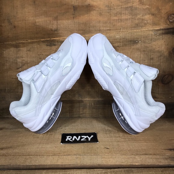 puma cell venom white